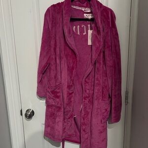 Juicy Couture Women’s 1X XXL Plush Pink Robe NWT